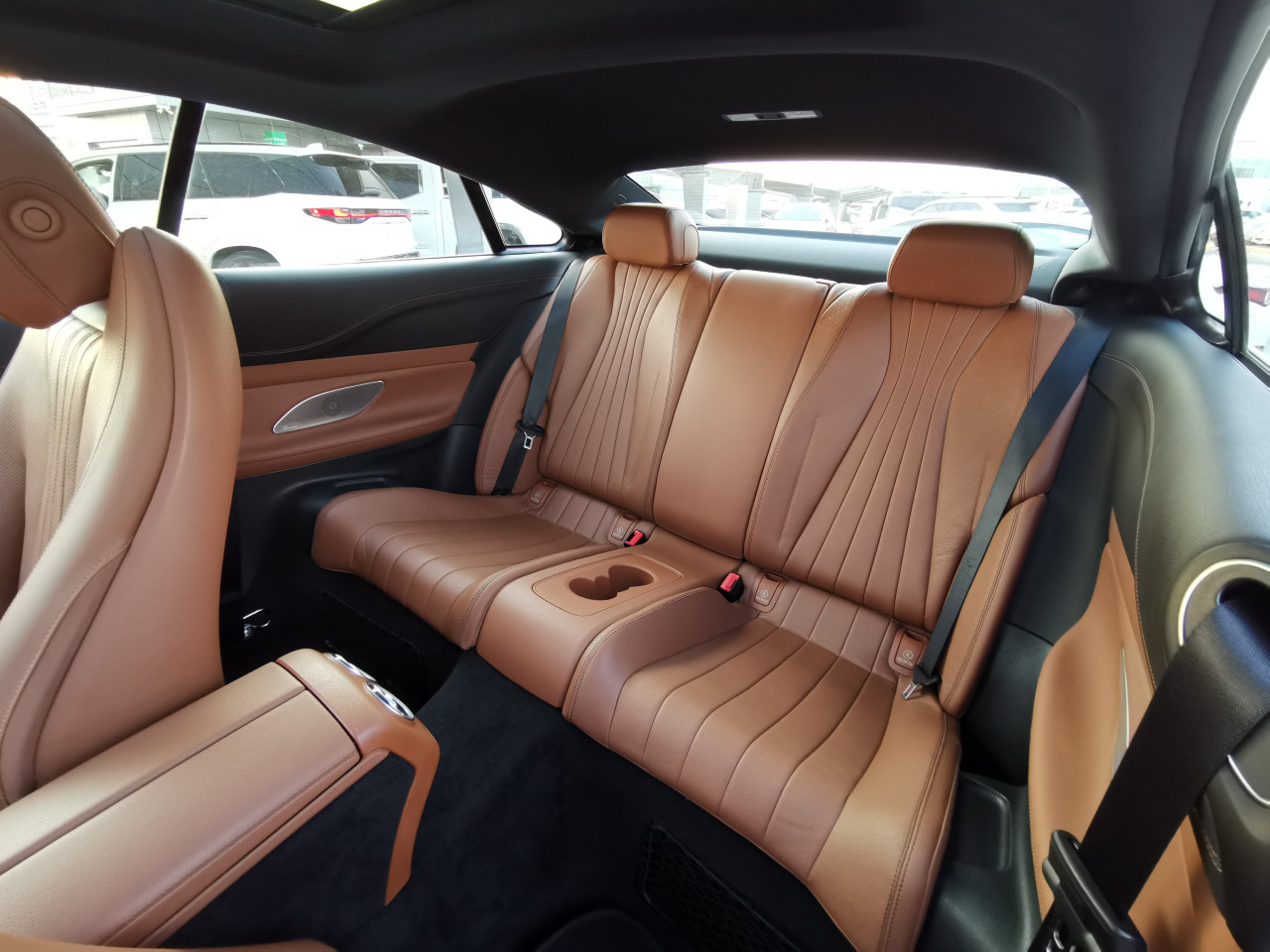 Mercedes Benz E-Class - Image 11