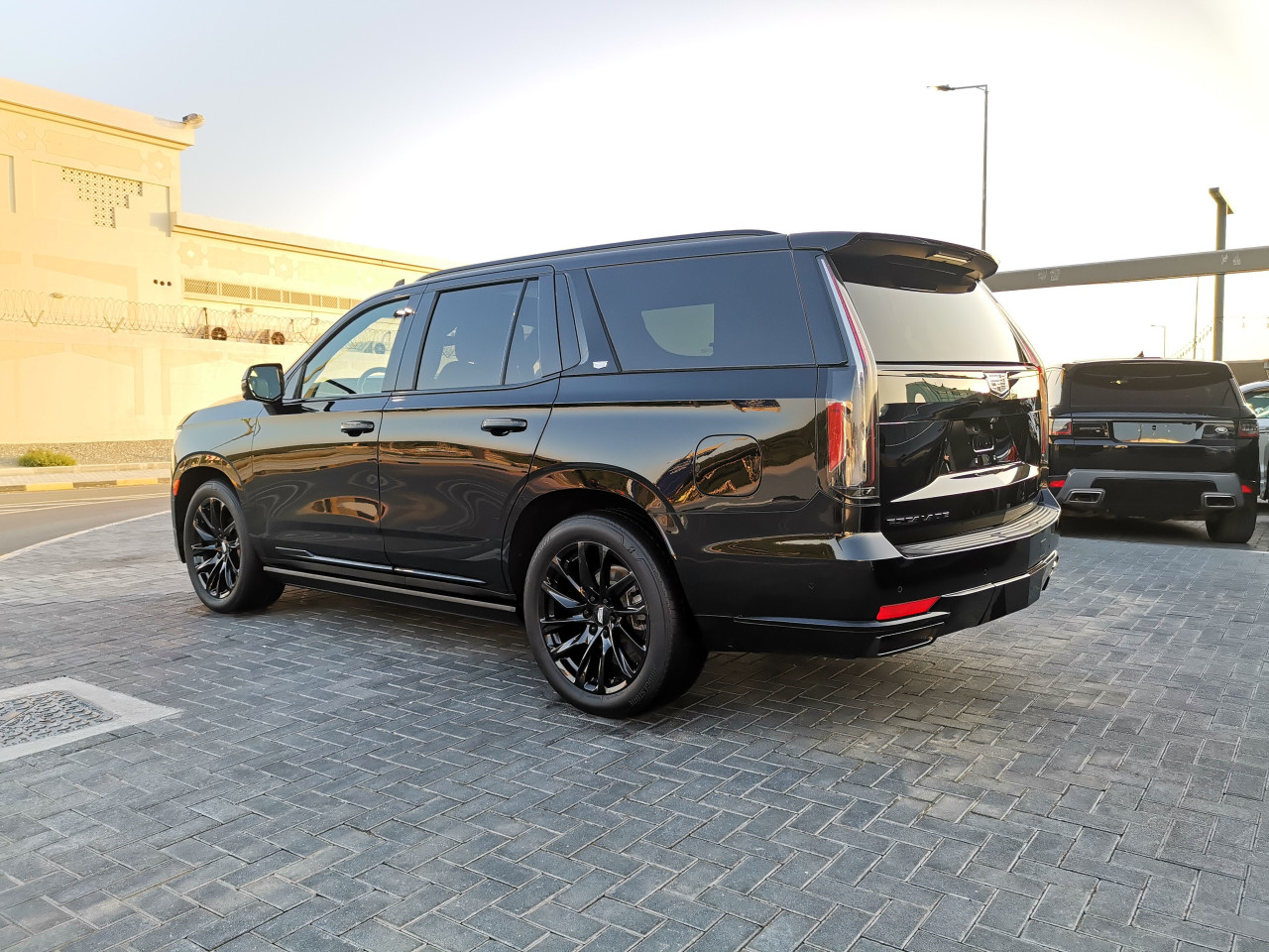 Cadillac Escalade - Image 4
