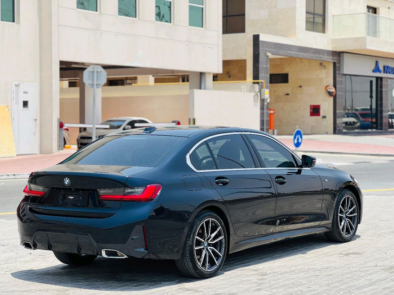 BMW 3-Series - Image 10