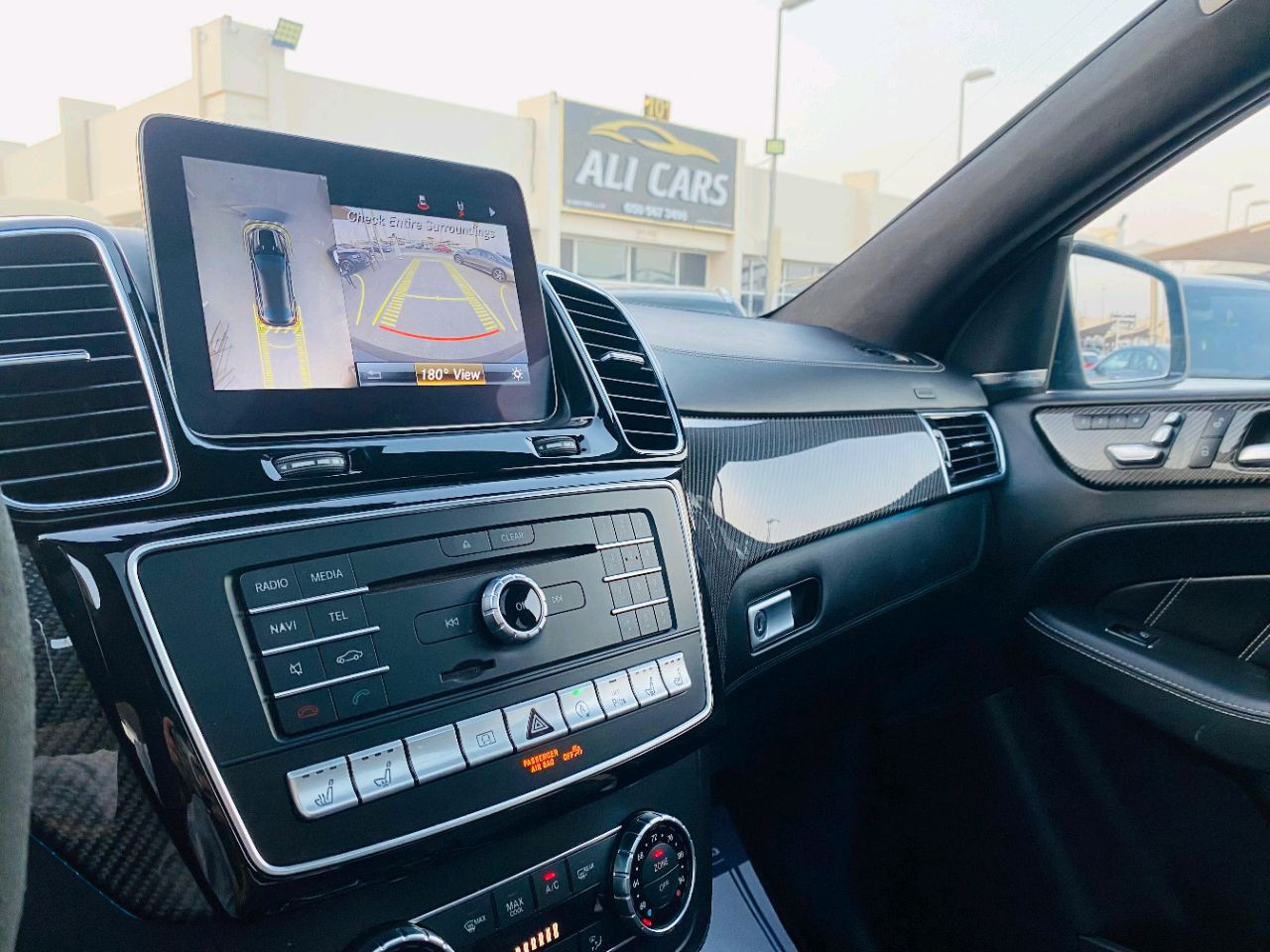 Mercedes Benz GLE SUV - Image 12