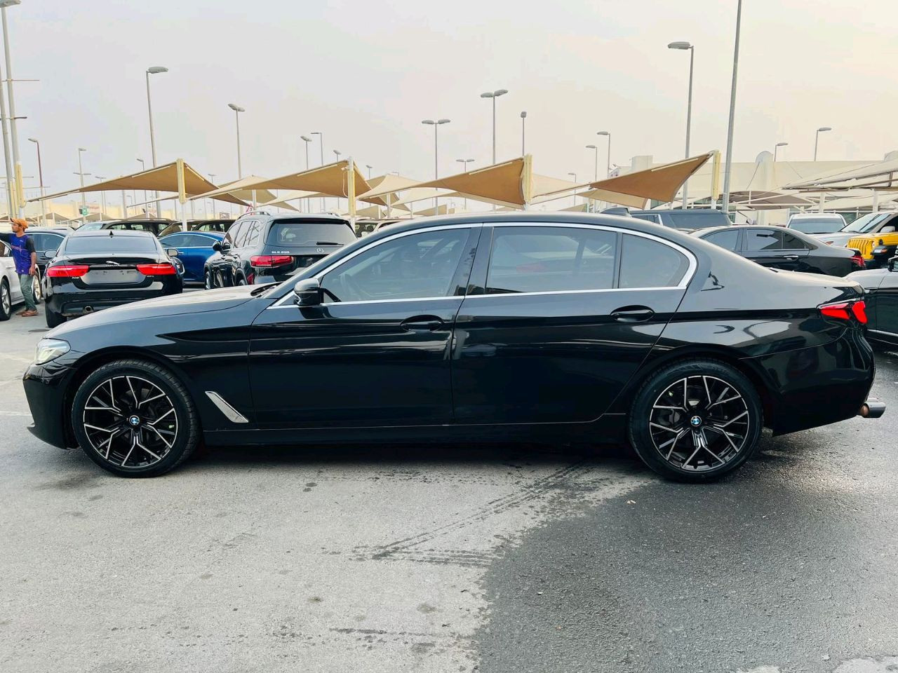 BMW 5-Series - Image 11