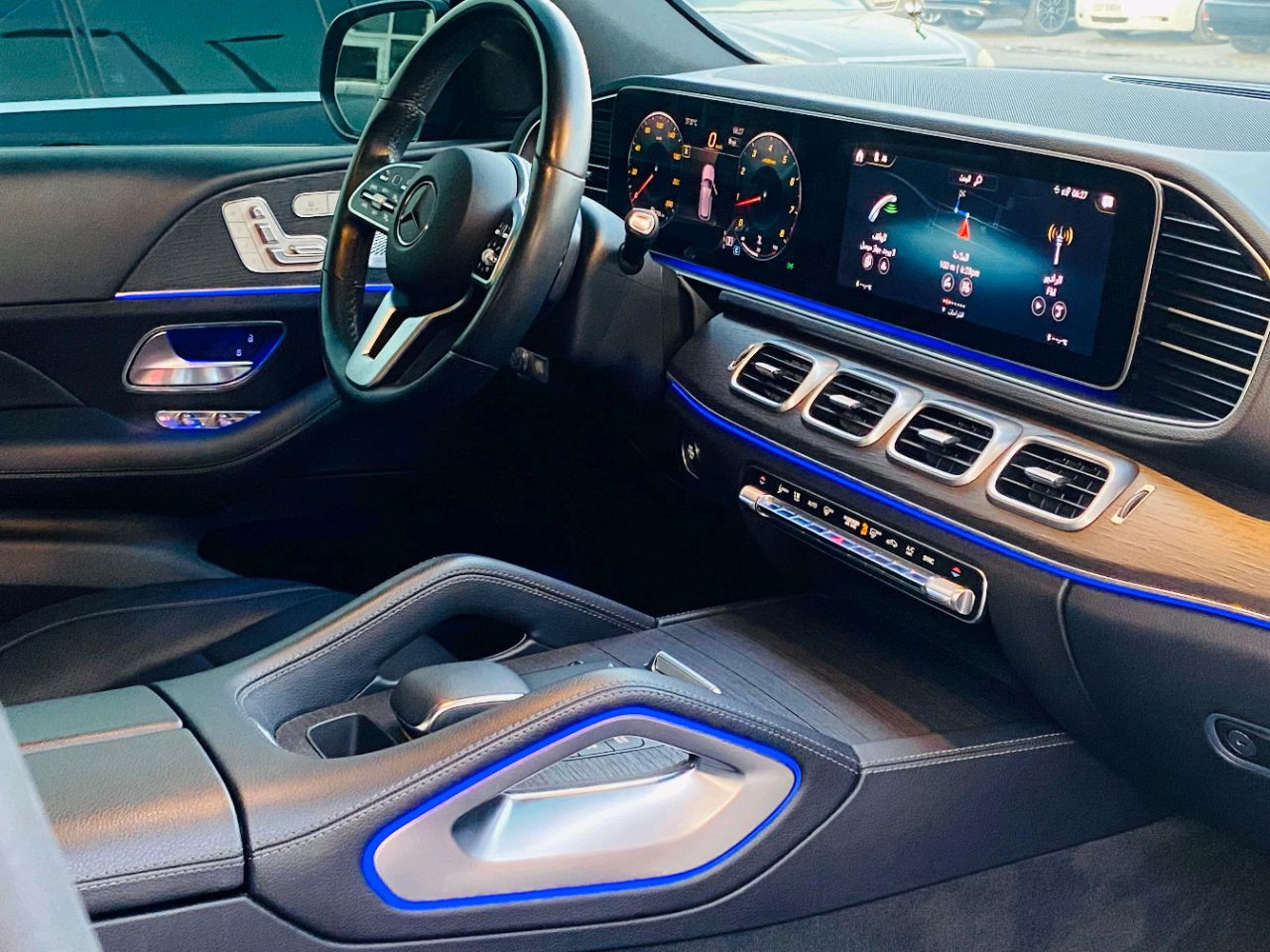 Mercedes Benz GLE SUV - Image 10