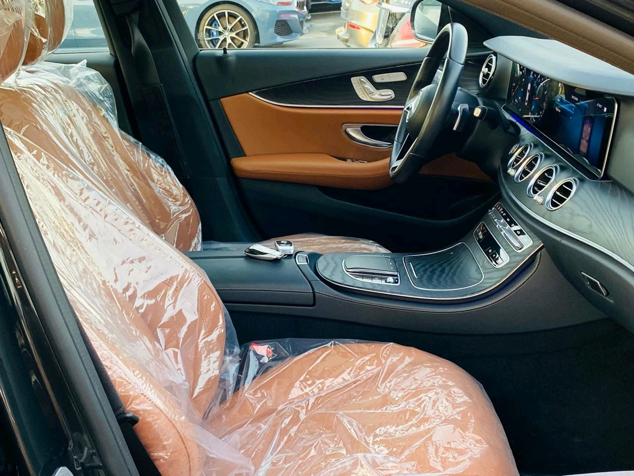 Mercedes Benz E-Class - Image 8