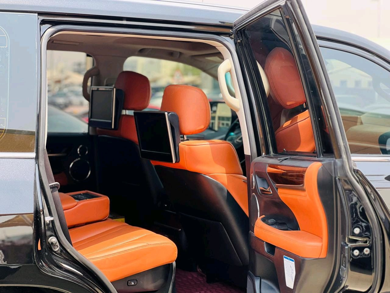 Lexus LX-Series - Image 4