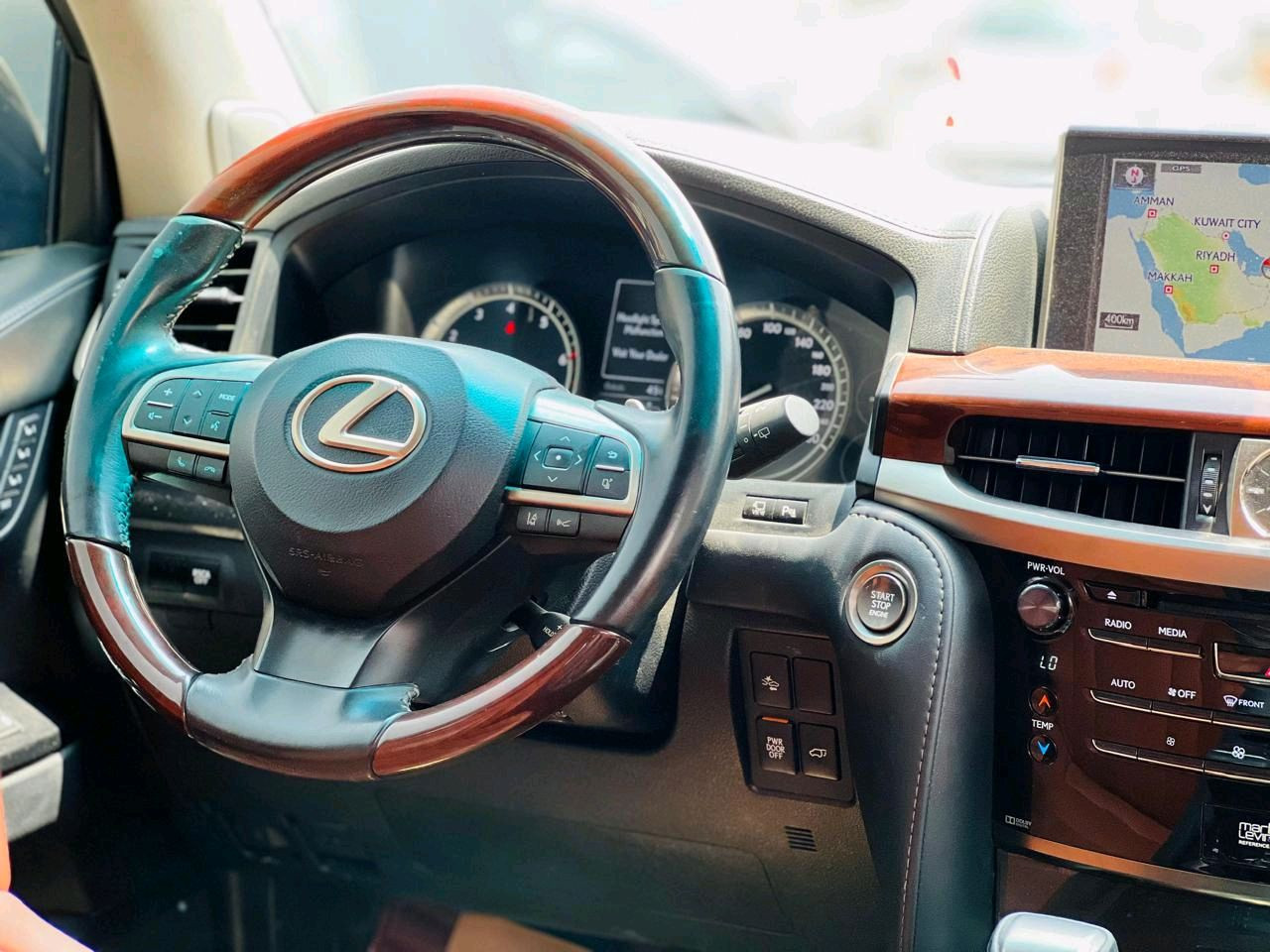 Lexus LX-Series - Image 6