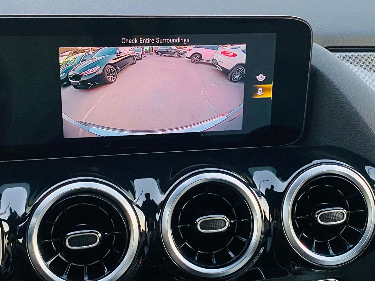 Mercedes Benz GLA - Image 9