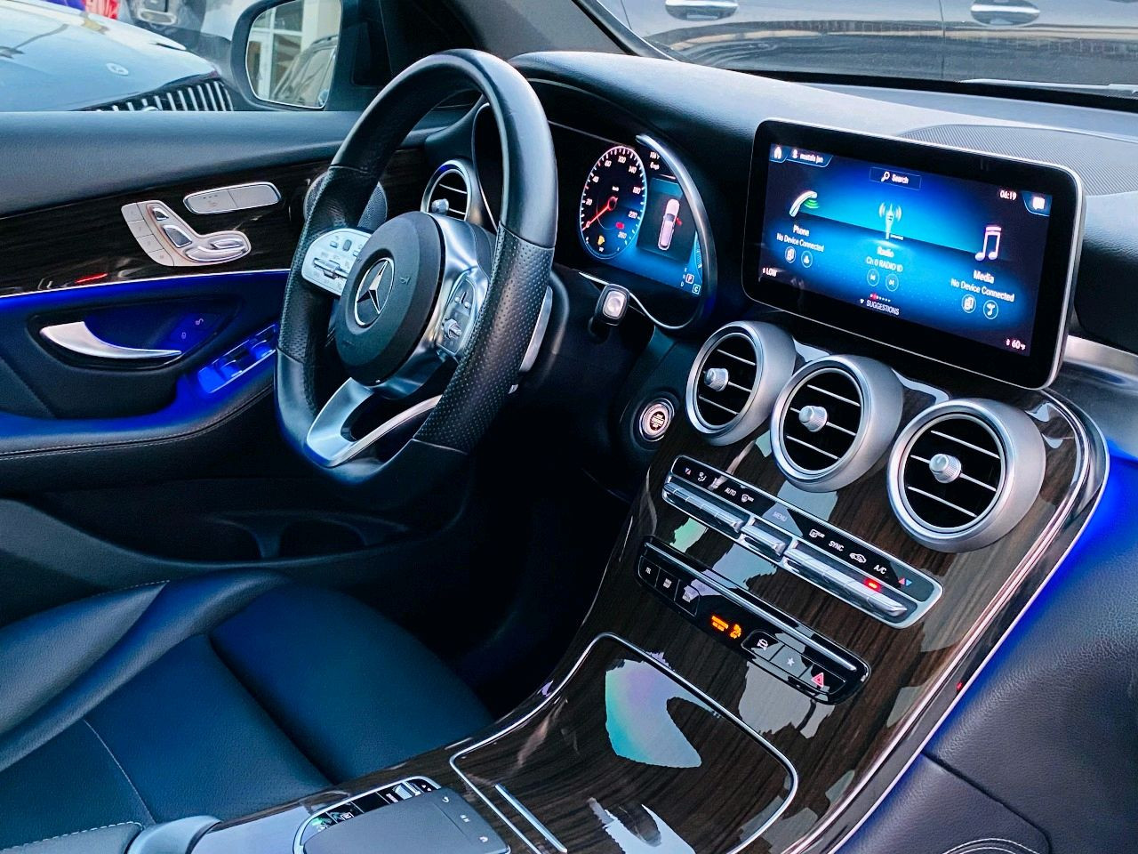 Mercedes Benz GLC - Image 10