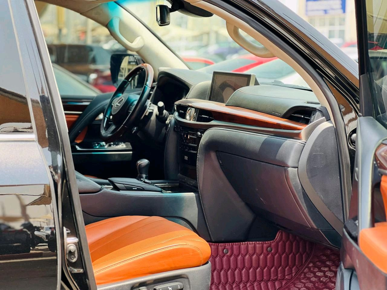 Lexus LX-Series - Image 8