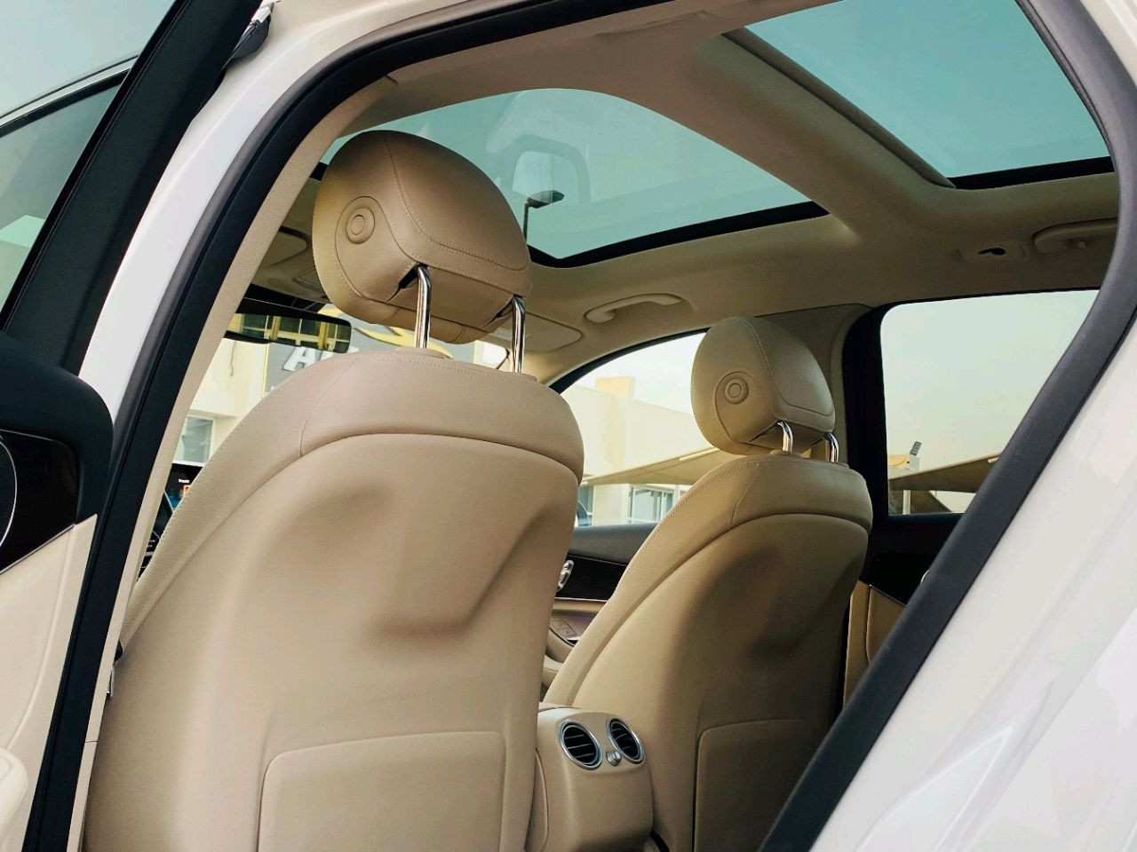 Mercedes Benz GLC - Image 10