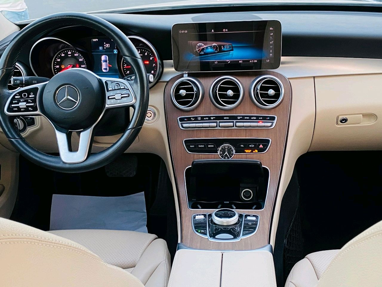 Mercedes Benz C-Class - Image 10