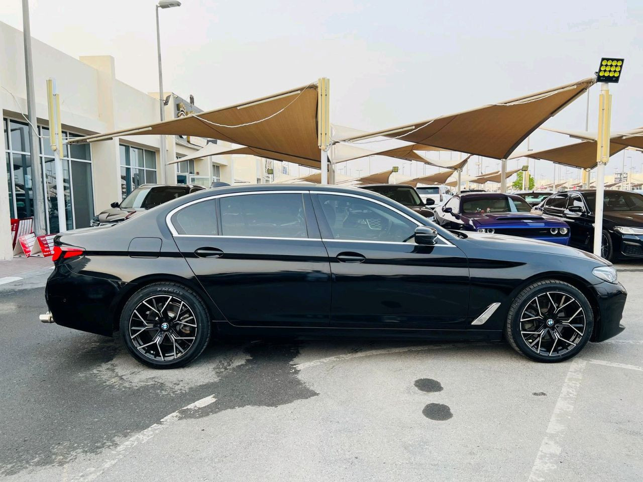 BMW 5-Series - Image 4