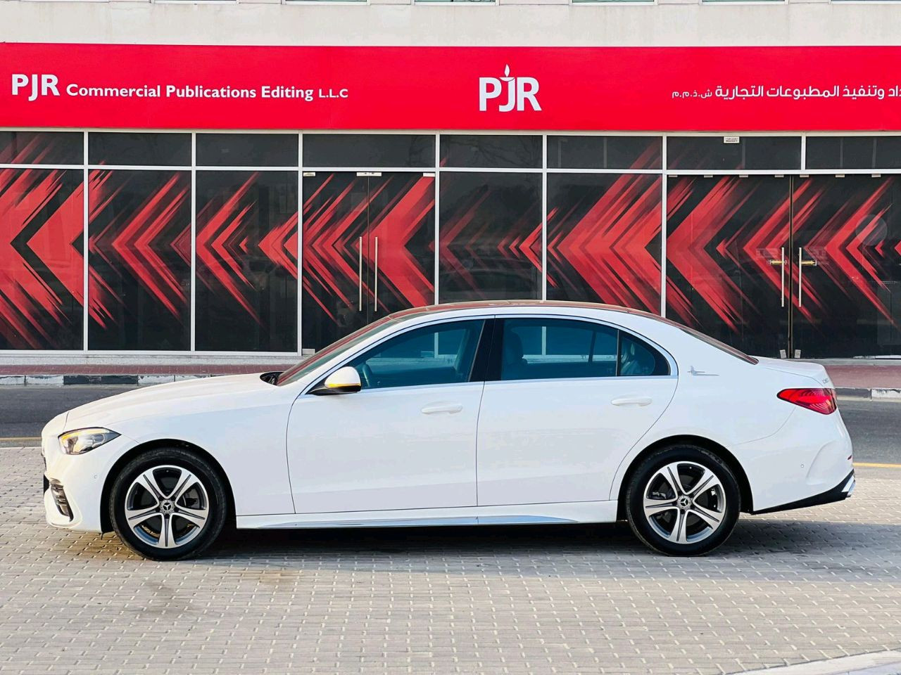 Mercedes Benz C-Class - Image 10