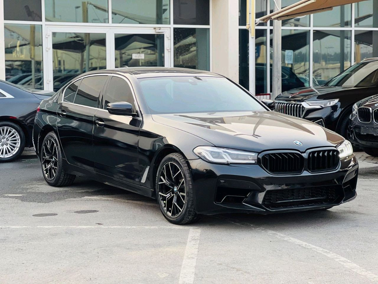 BMW 5-Series - Image 6