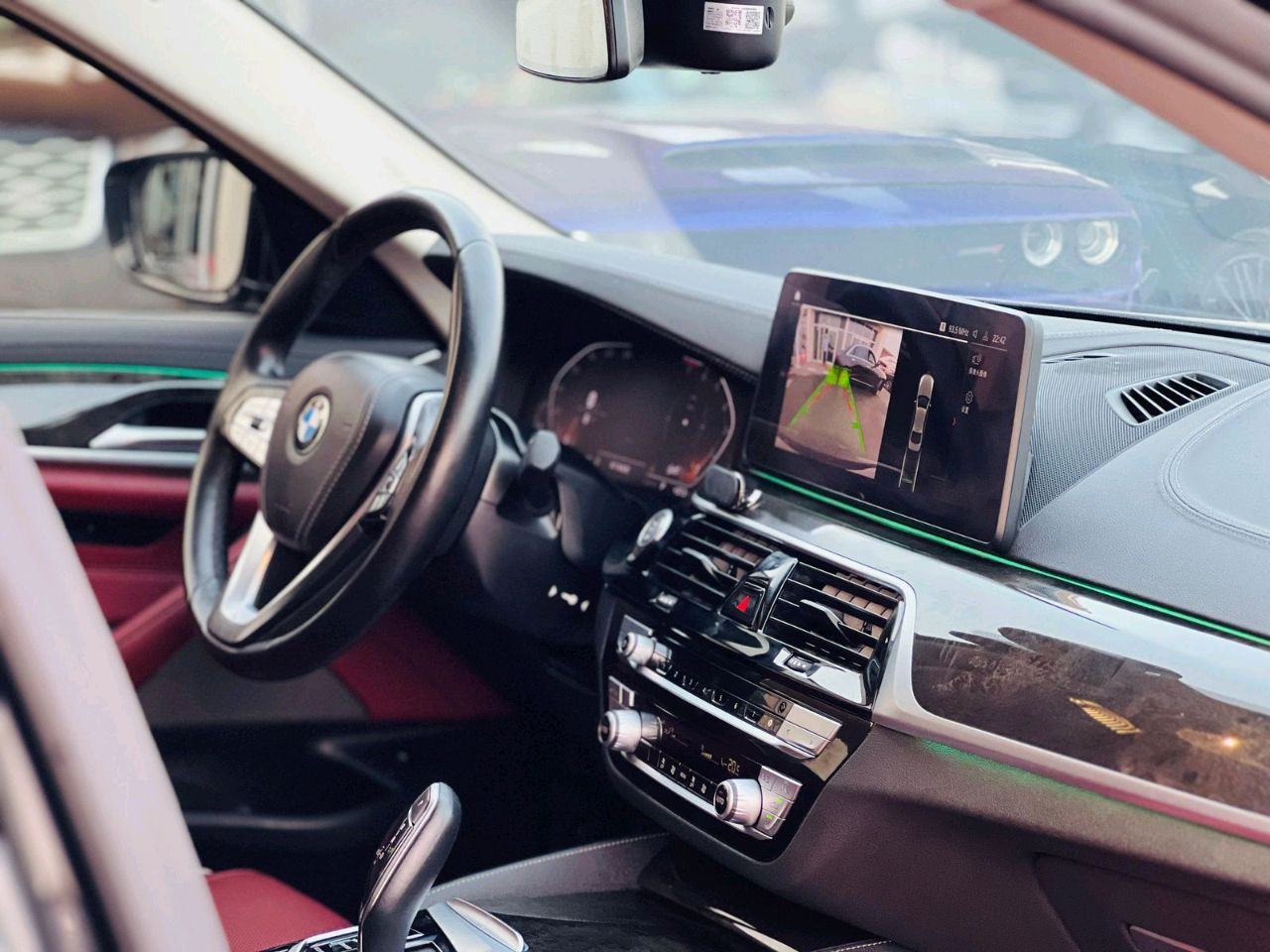 BMW 5-Series - Image 10