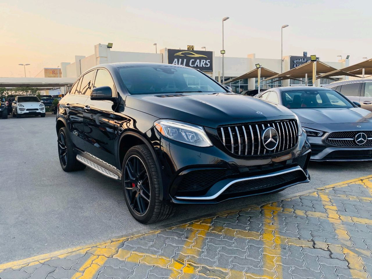 Mercedes Benz GLE SUV - Image 5