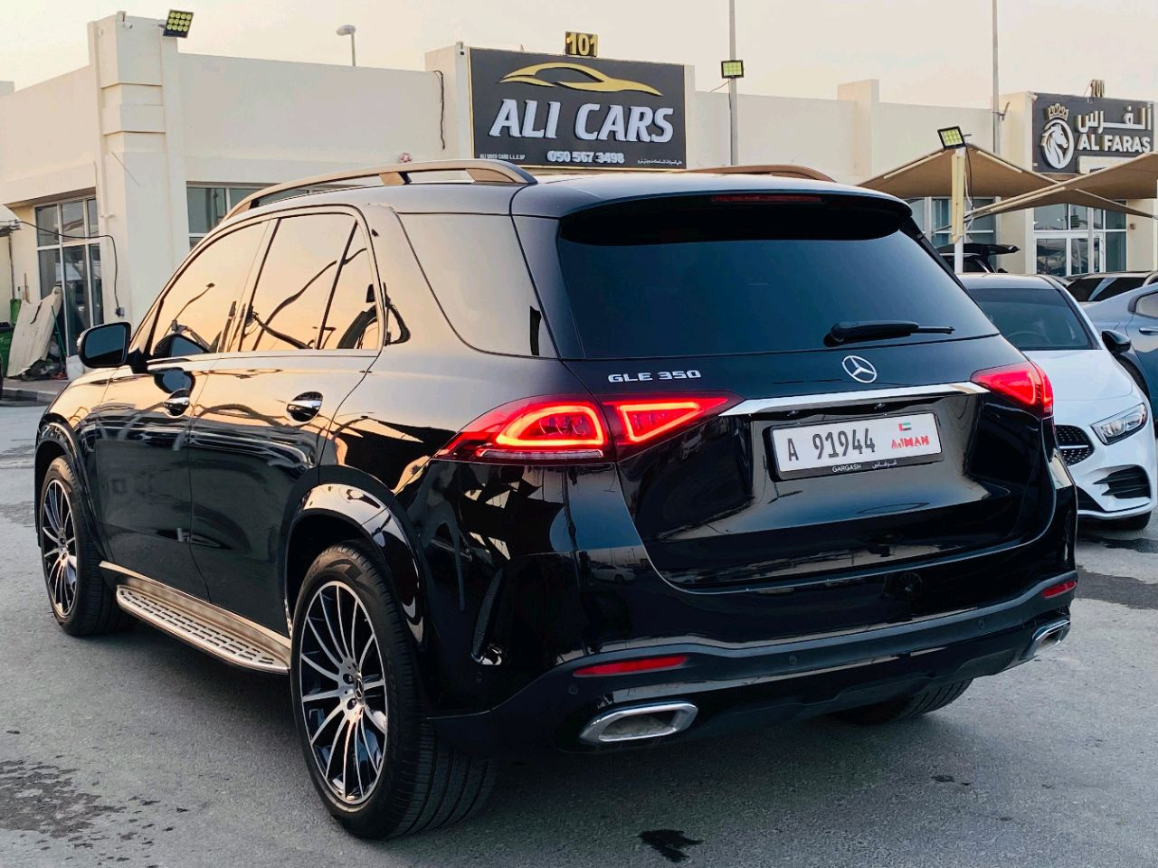 Mercedes Benz GLE SUV - Image 12
