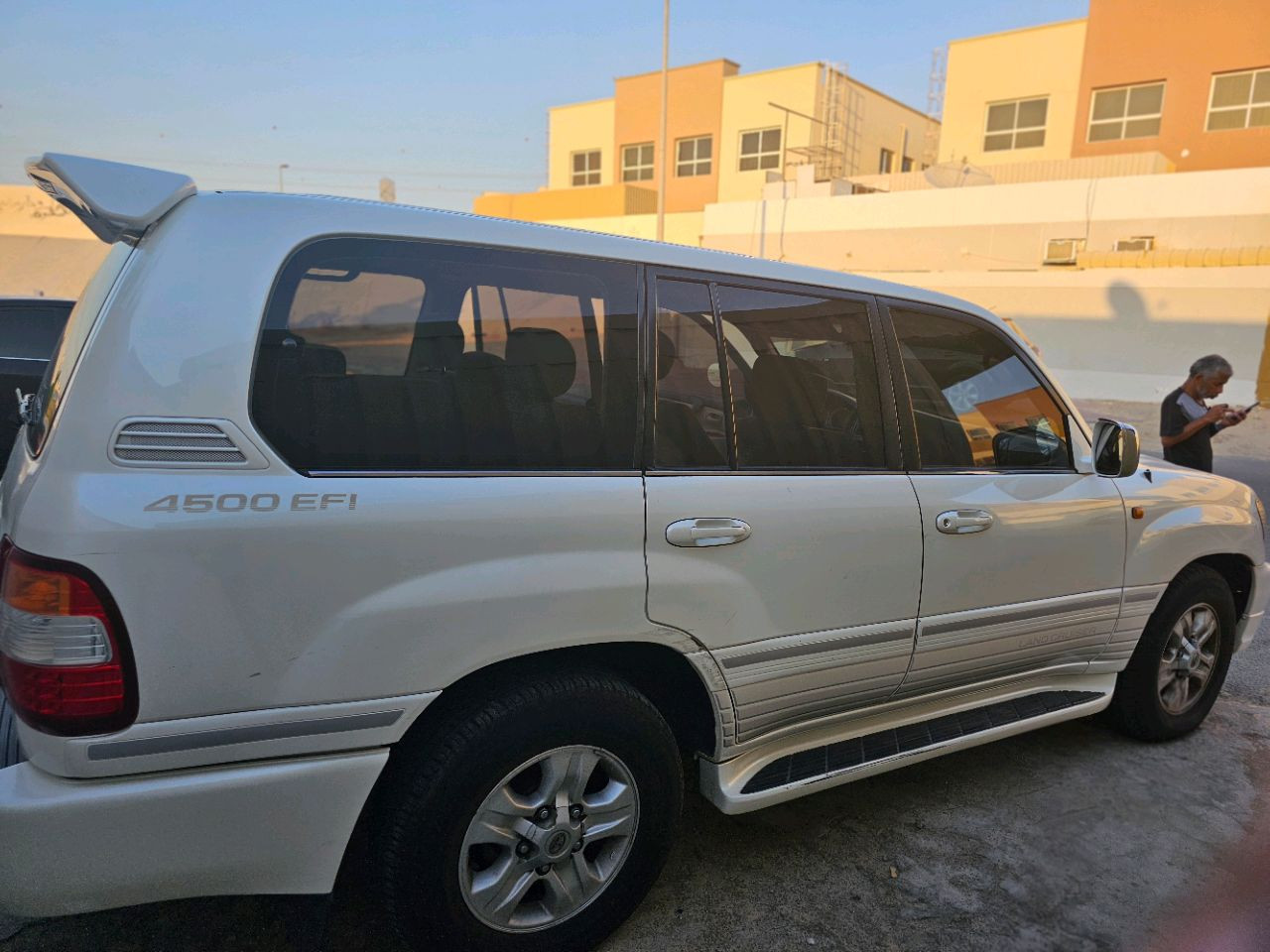 Toyota Land Cruiser - Image 4