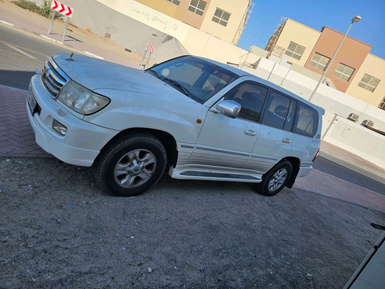 Toyota Land Cruiser - Image 7