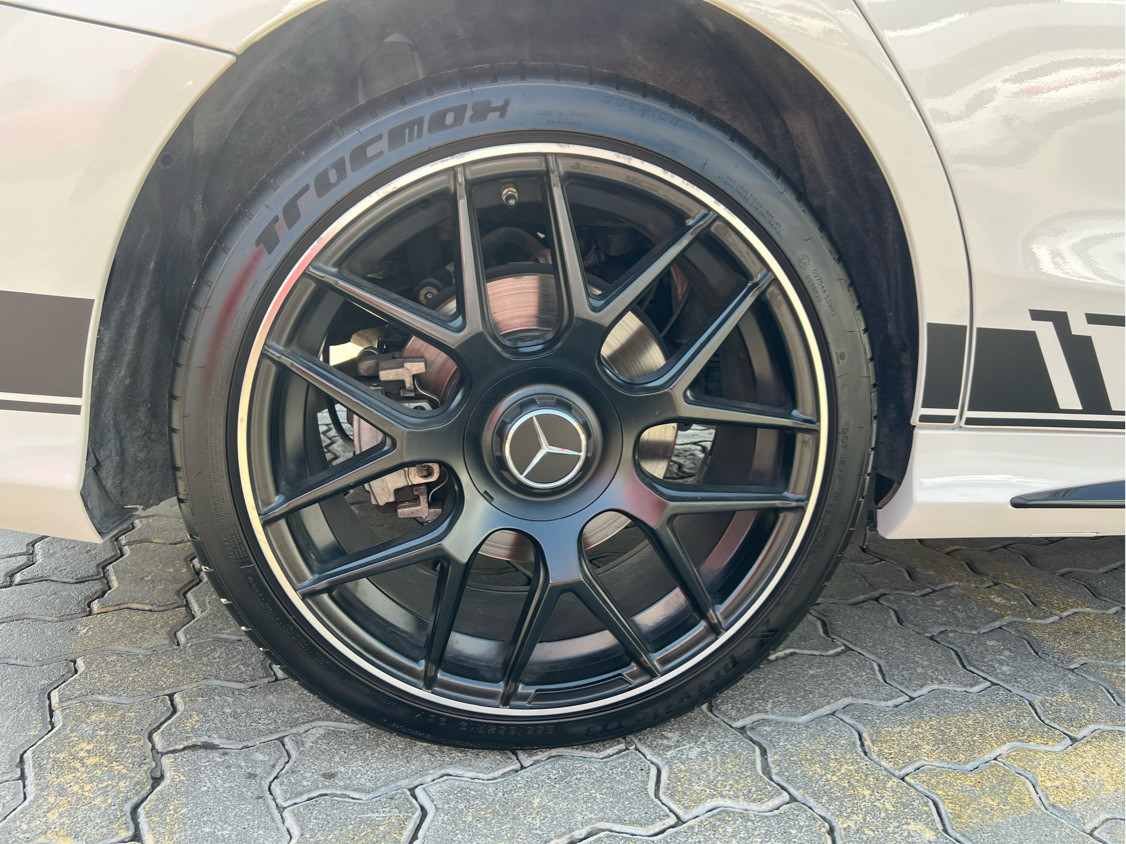 Mercedes Benz C-Class - Image 12