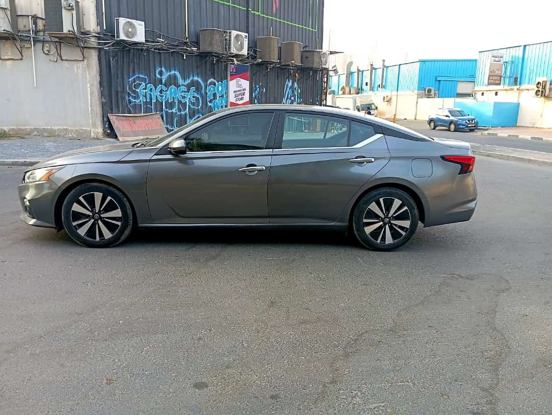 Nissan Altima - Image 7