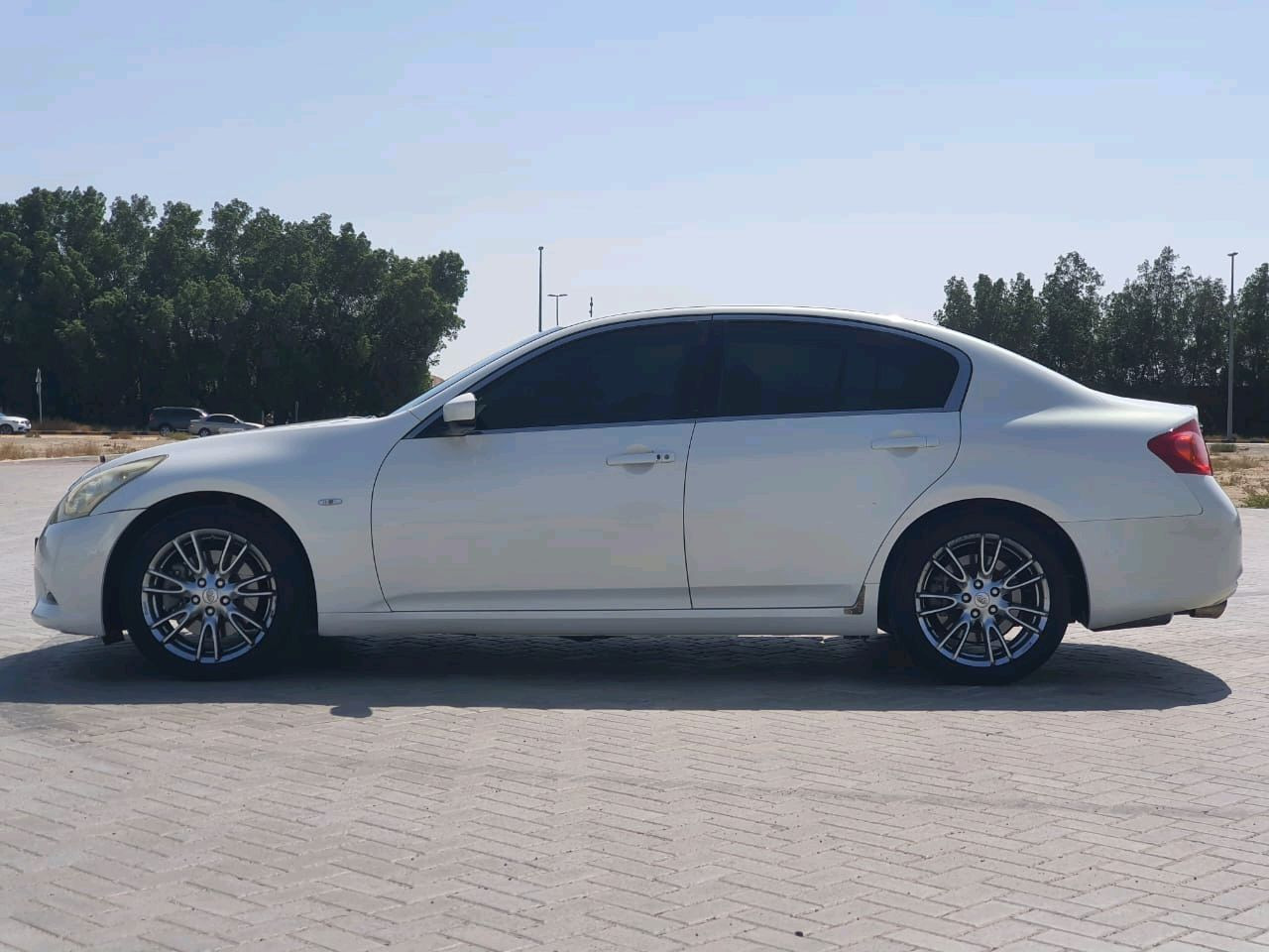 Infiniti G25 - Image 8