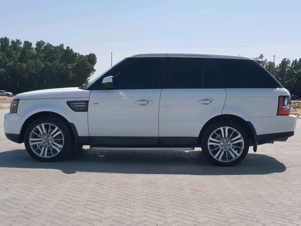 Range Rover Sport - Image 9