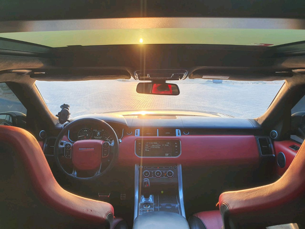 Range Rover Sport SVR - Image 11
