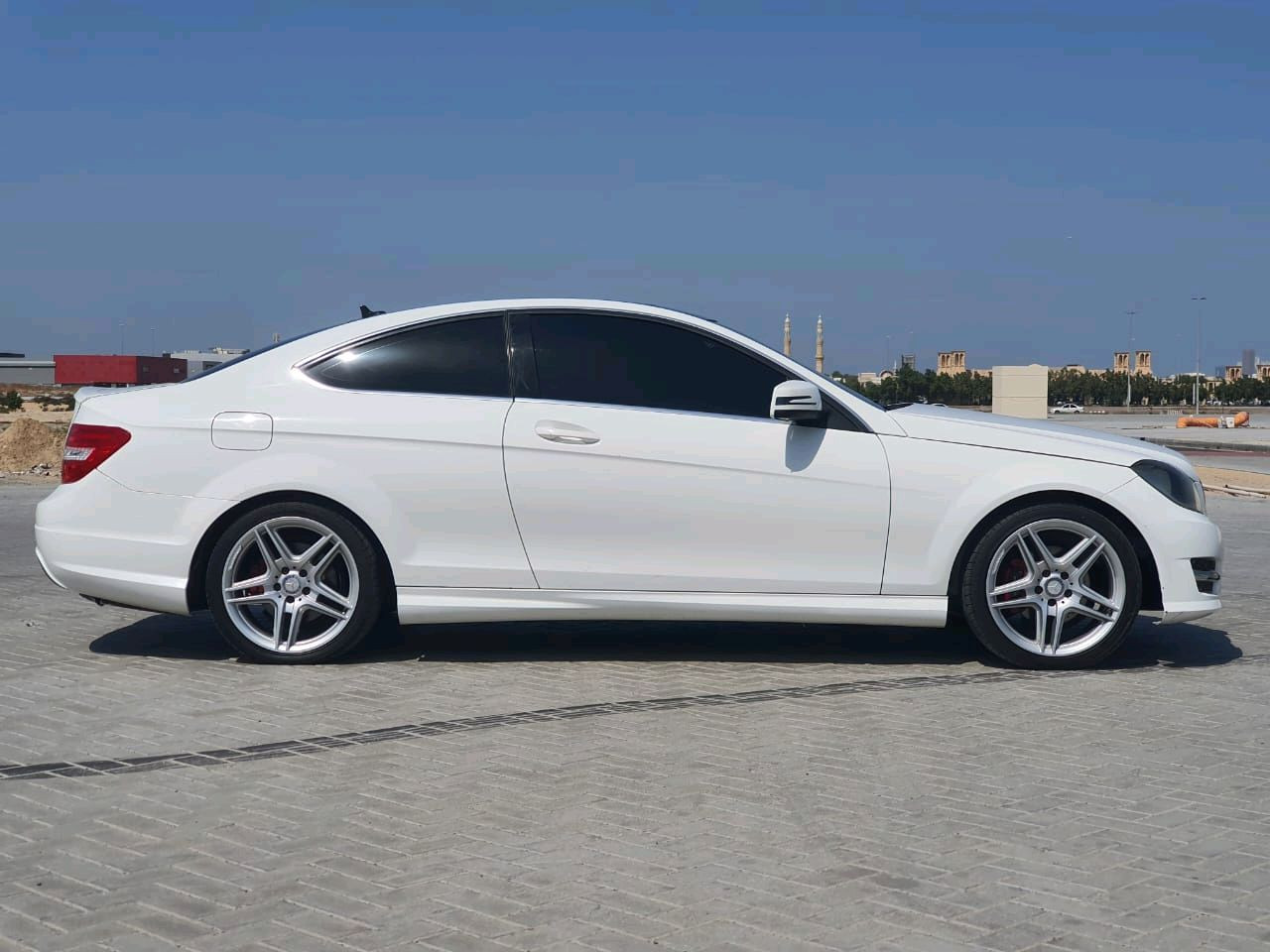 Mercedes Benz C-Class - Image 12