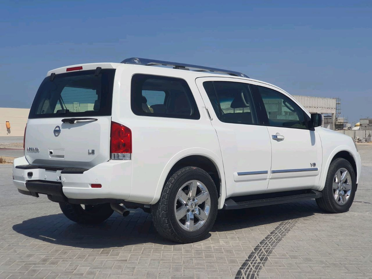 Nissan Armada - Image 4