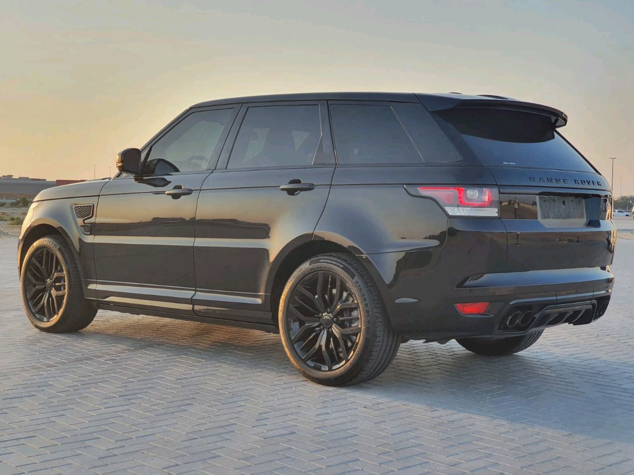 Range Rover Sport SVR - Image 12