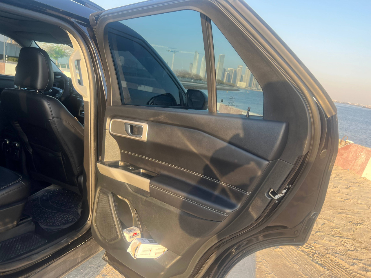 Ford Explorer - Image 9