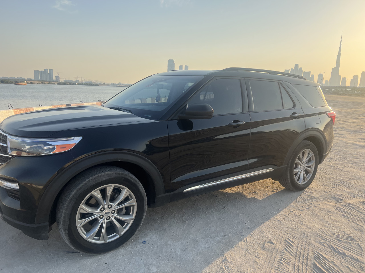 Ford Explorer - Image 3