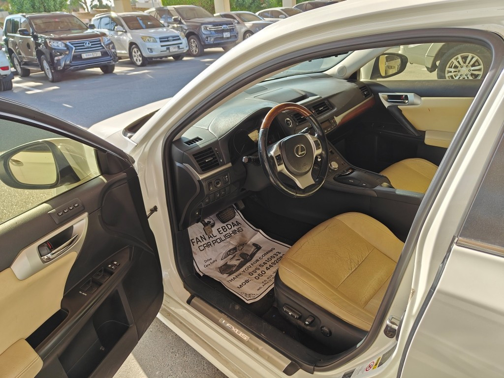 Lexus CT-Series - Image 9