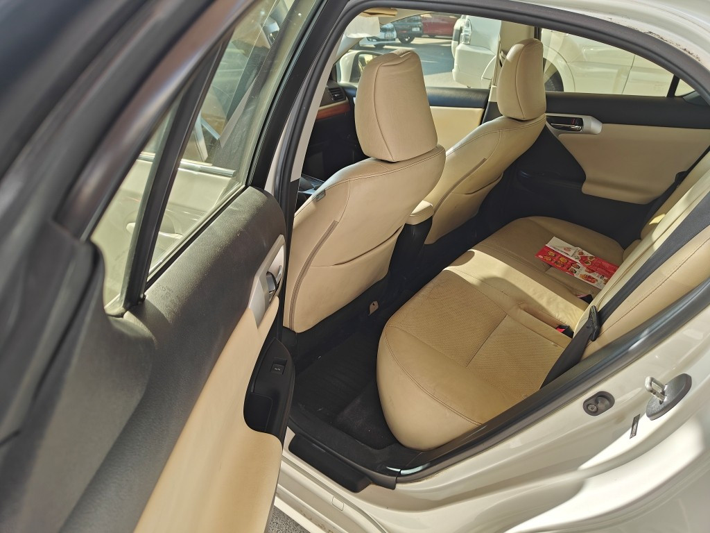 Lexus CT-Series - Image 11