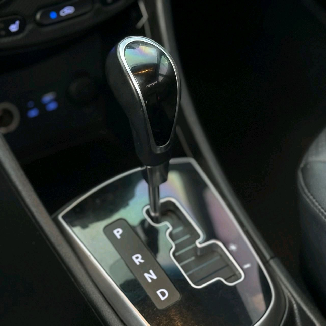 Hyundai Accent - Image 10