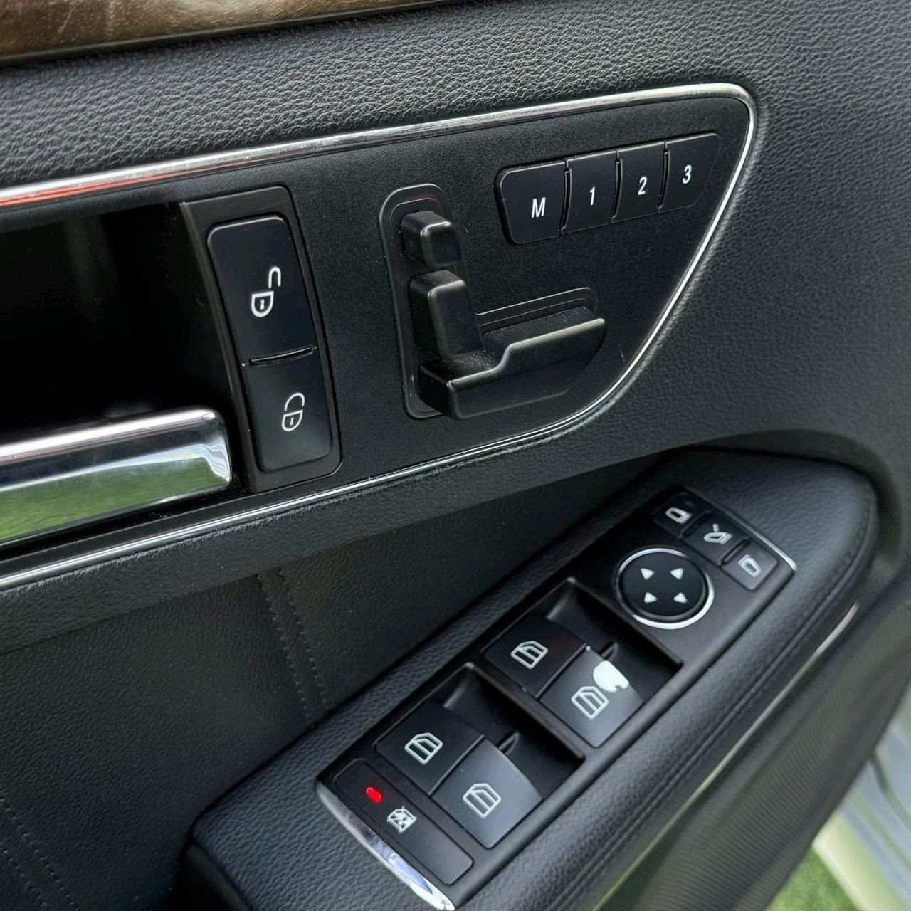 Mercedes Benz E-Class - Image 4