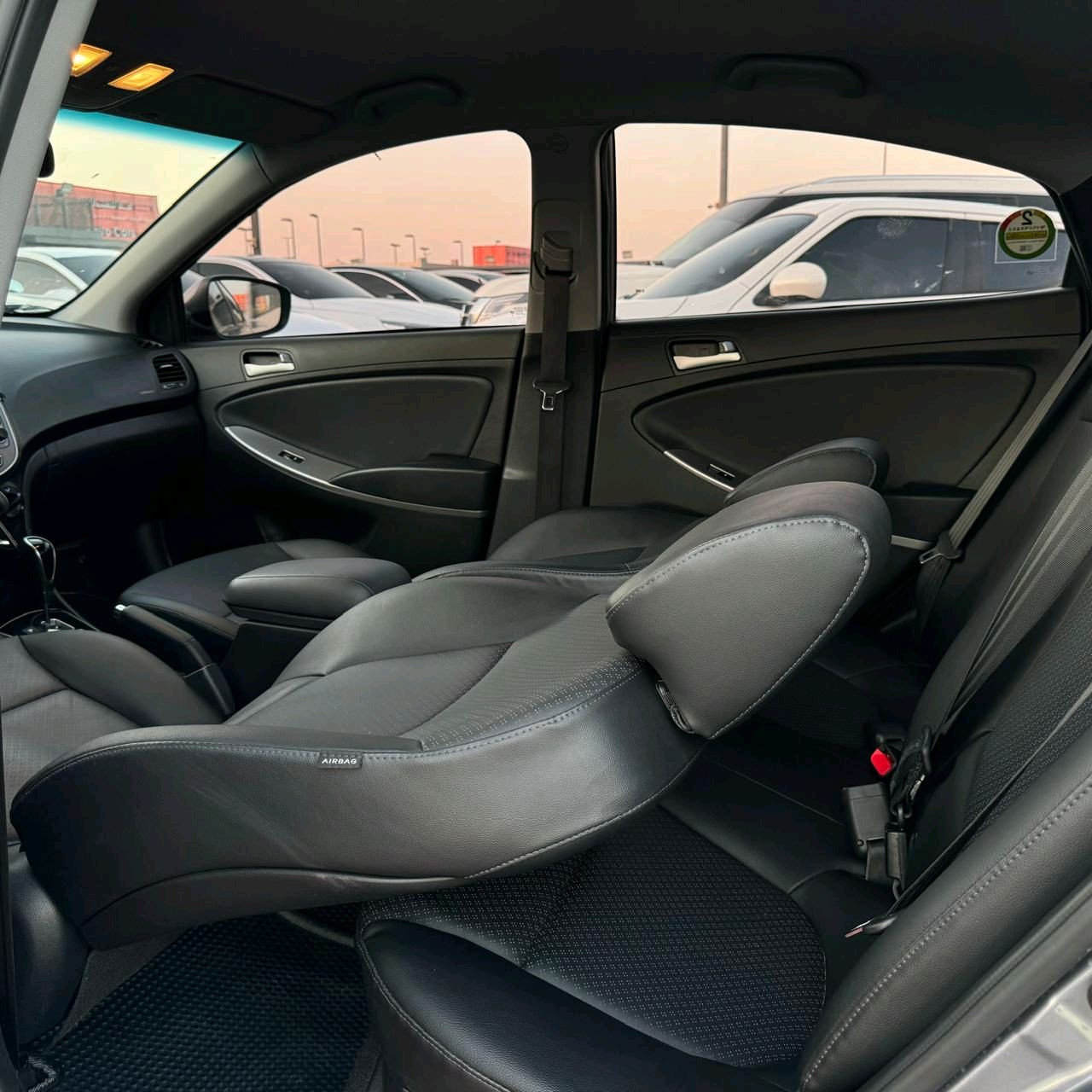 Hyundai Accent - Image 7