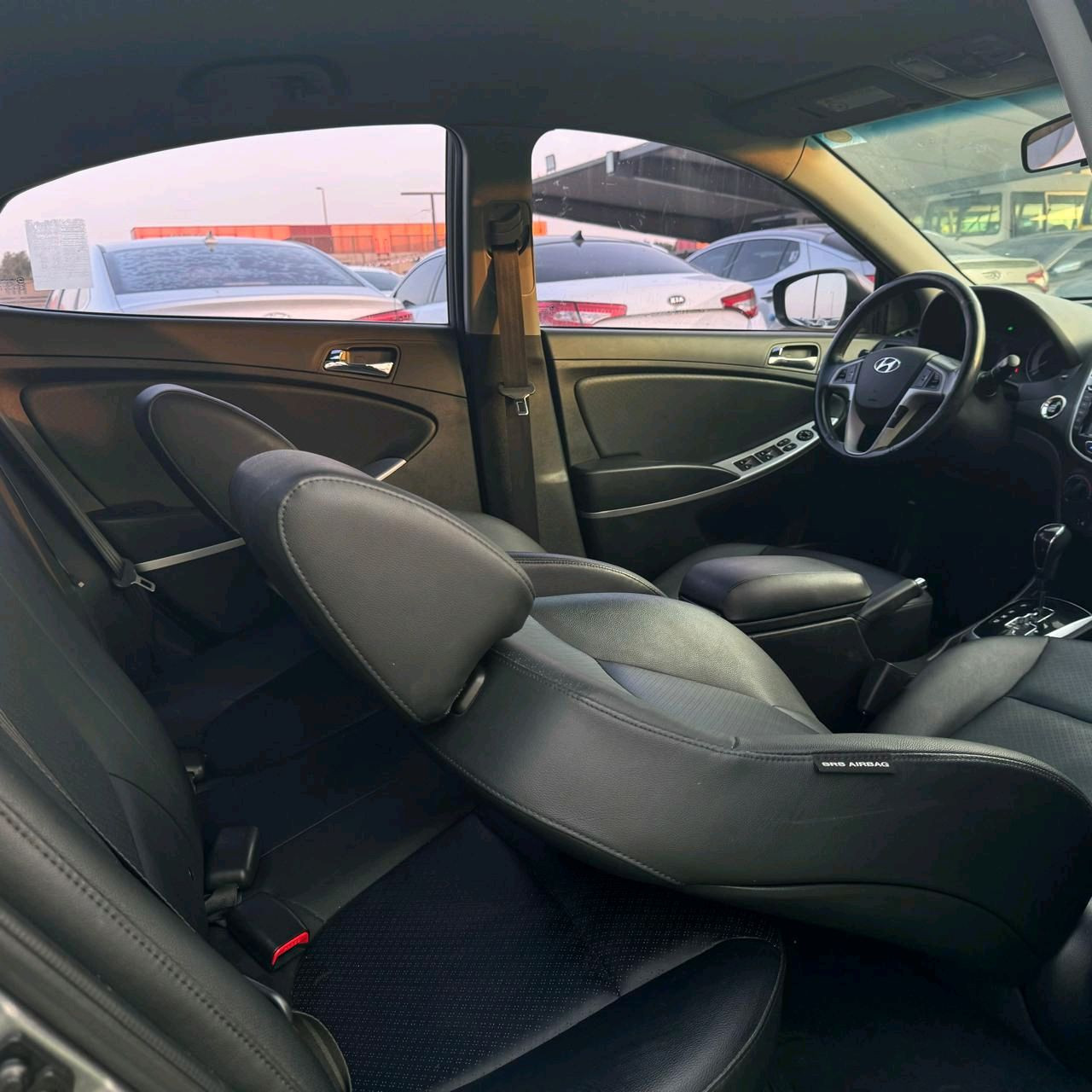 Hyundai Accent - Image 9