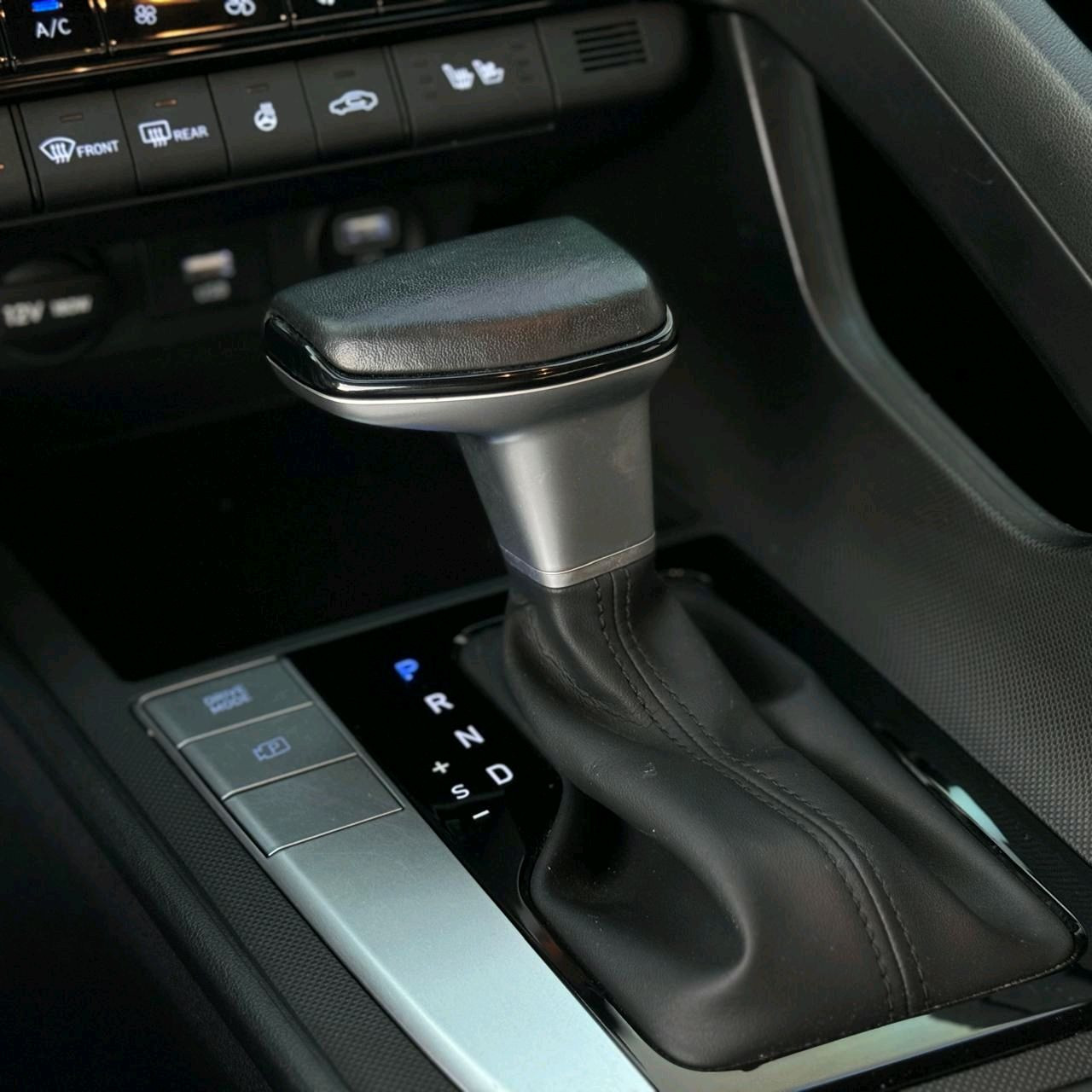 Hyundai Elantra - Image 4