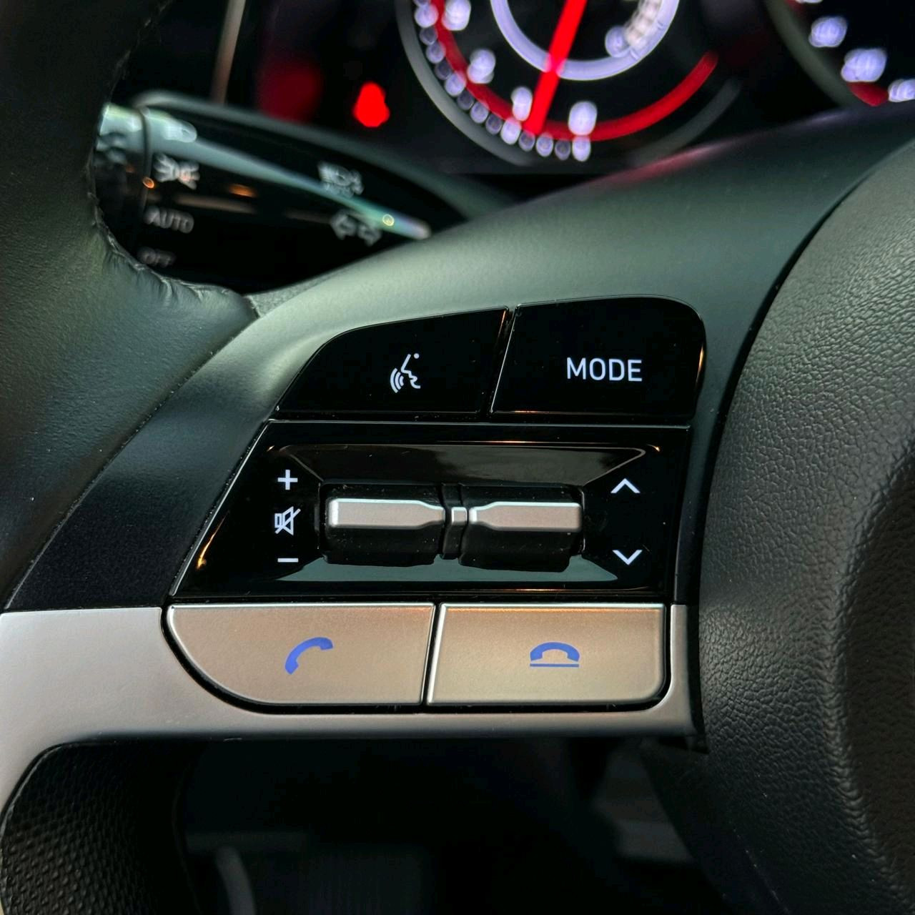 Hyundai Elantra - Image 10