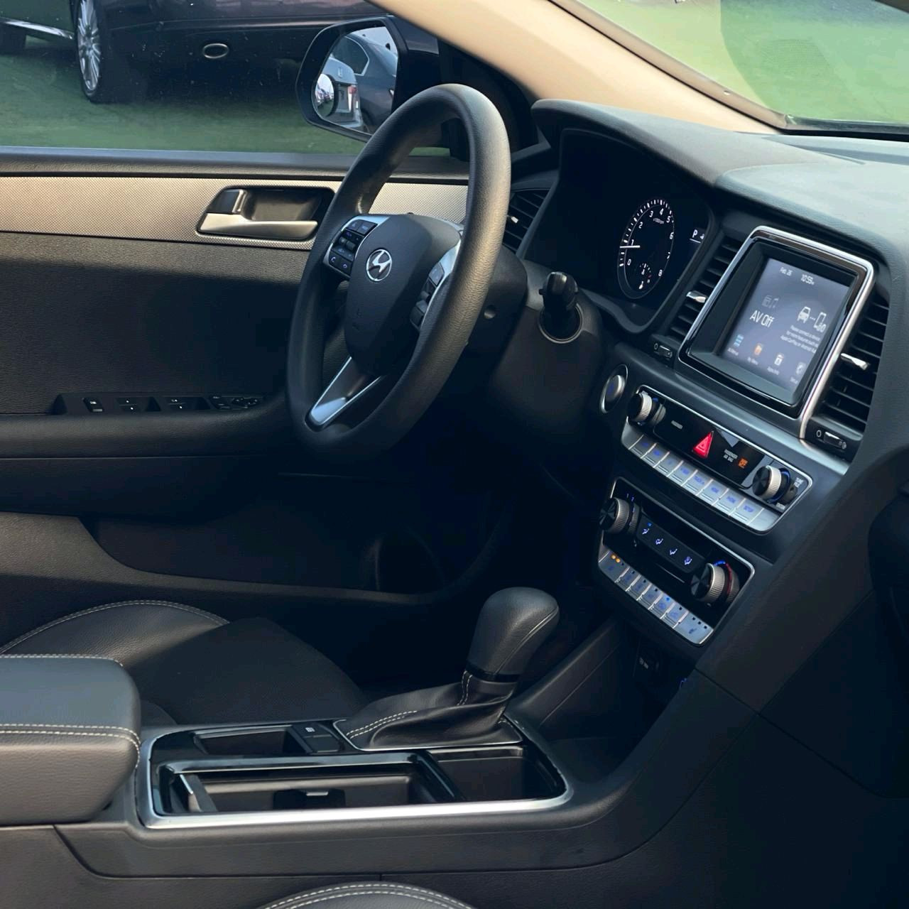 Hyundai Sonata - Image 3