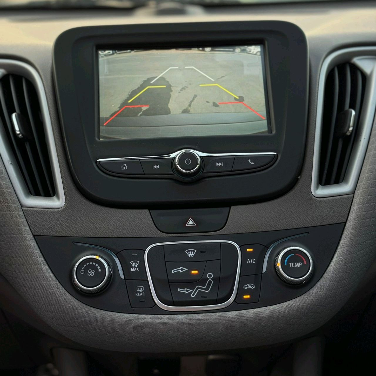 Chevrolet Malibu - Image 19