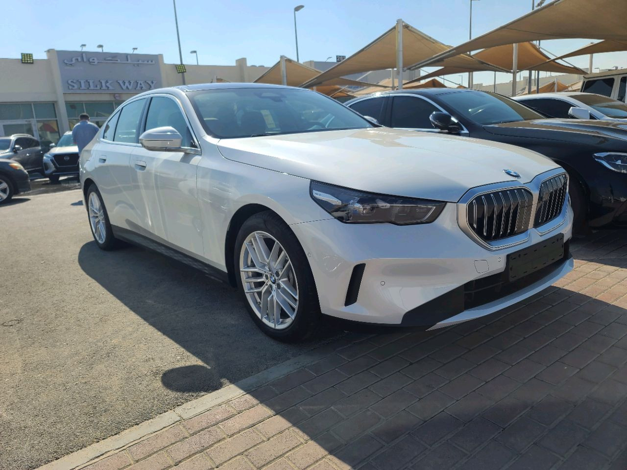 BMW 5-Series - Image 9