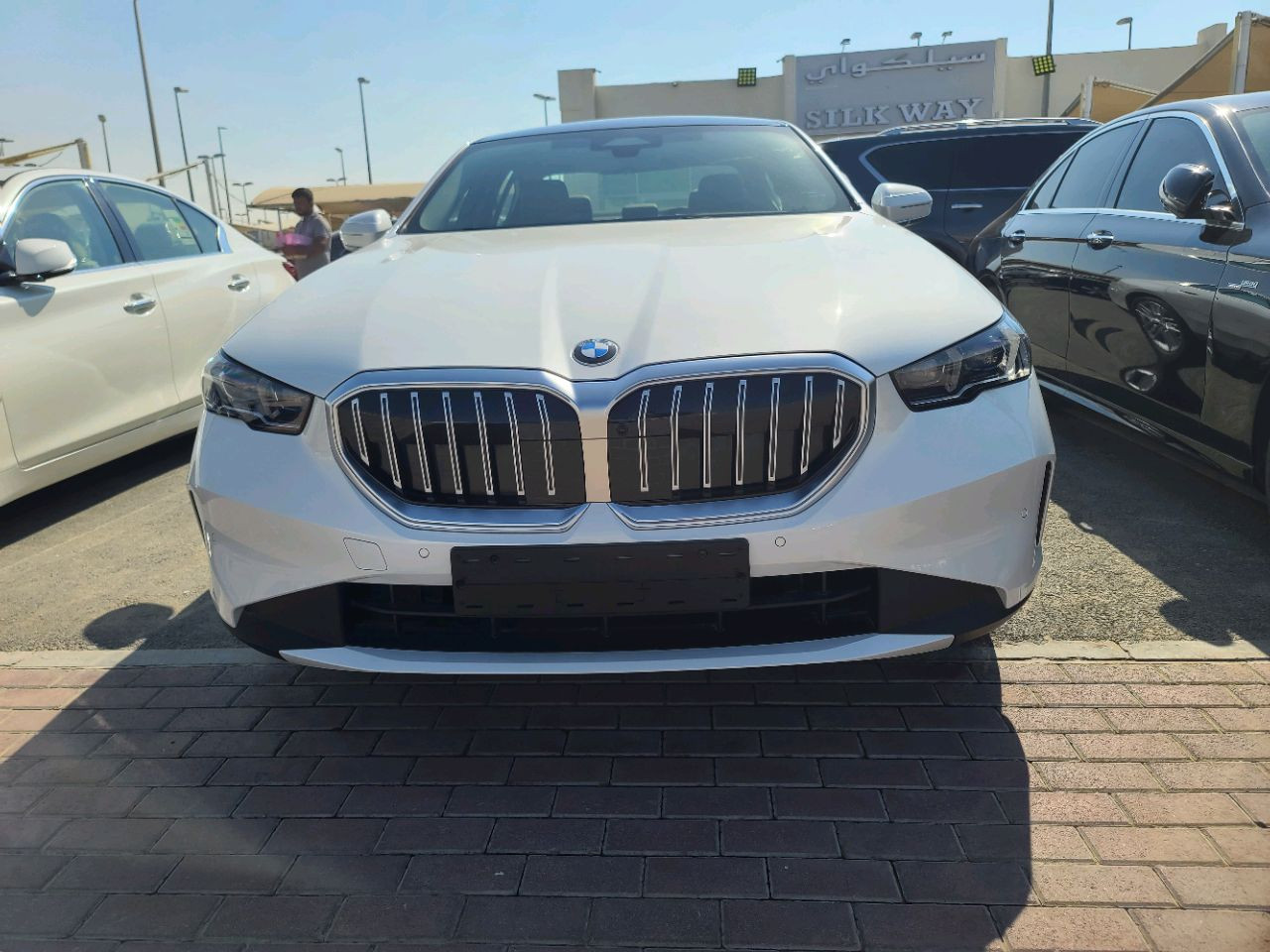 BMW 5-Series - Image 10