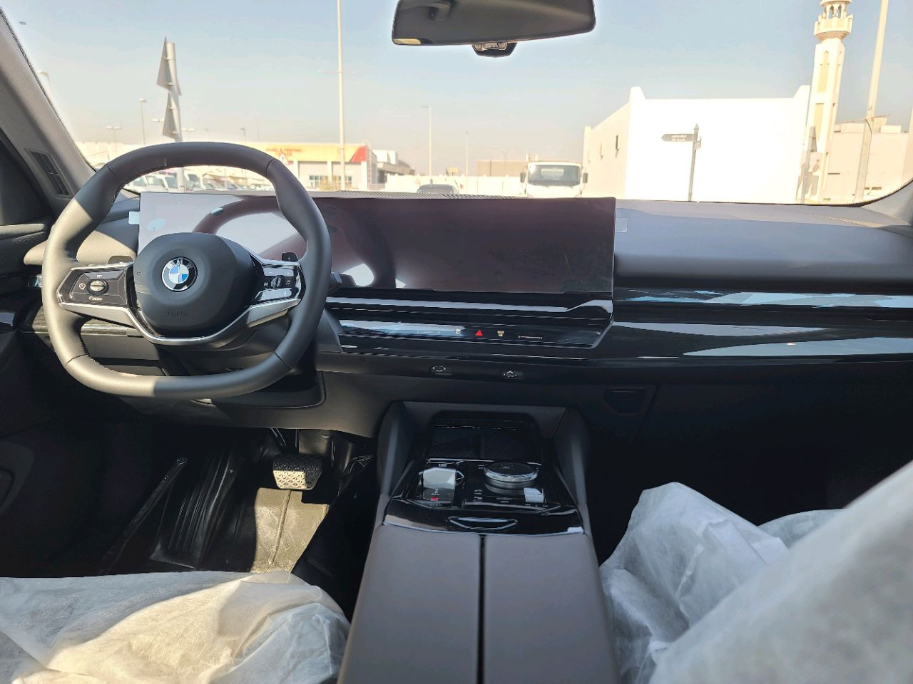 BMW 5-Series - Image 6