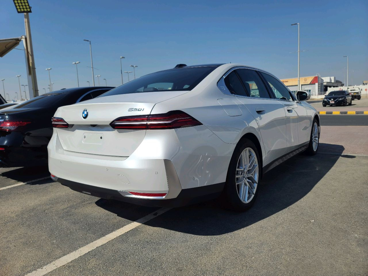 BMW 5-Series - Image 3