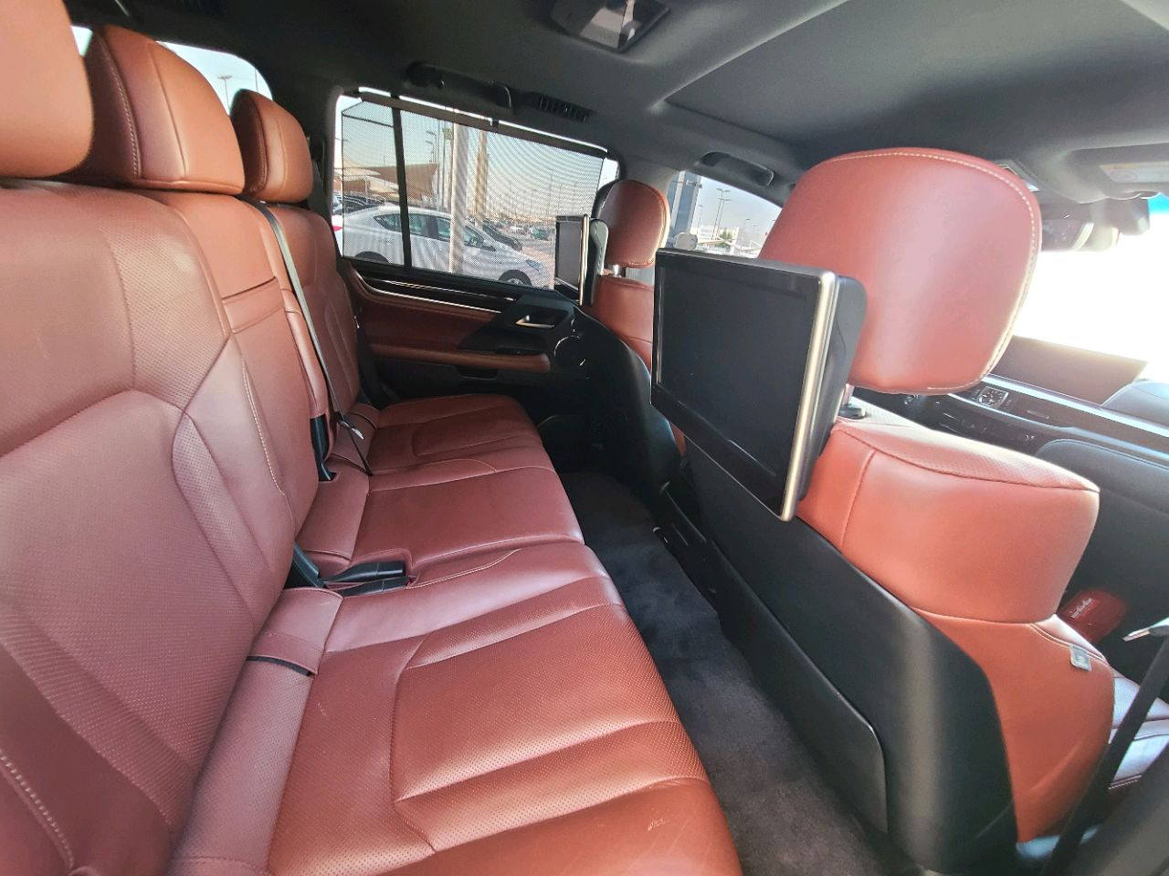 Lexus LX-Series - Image 8