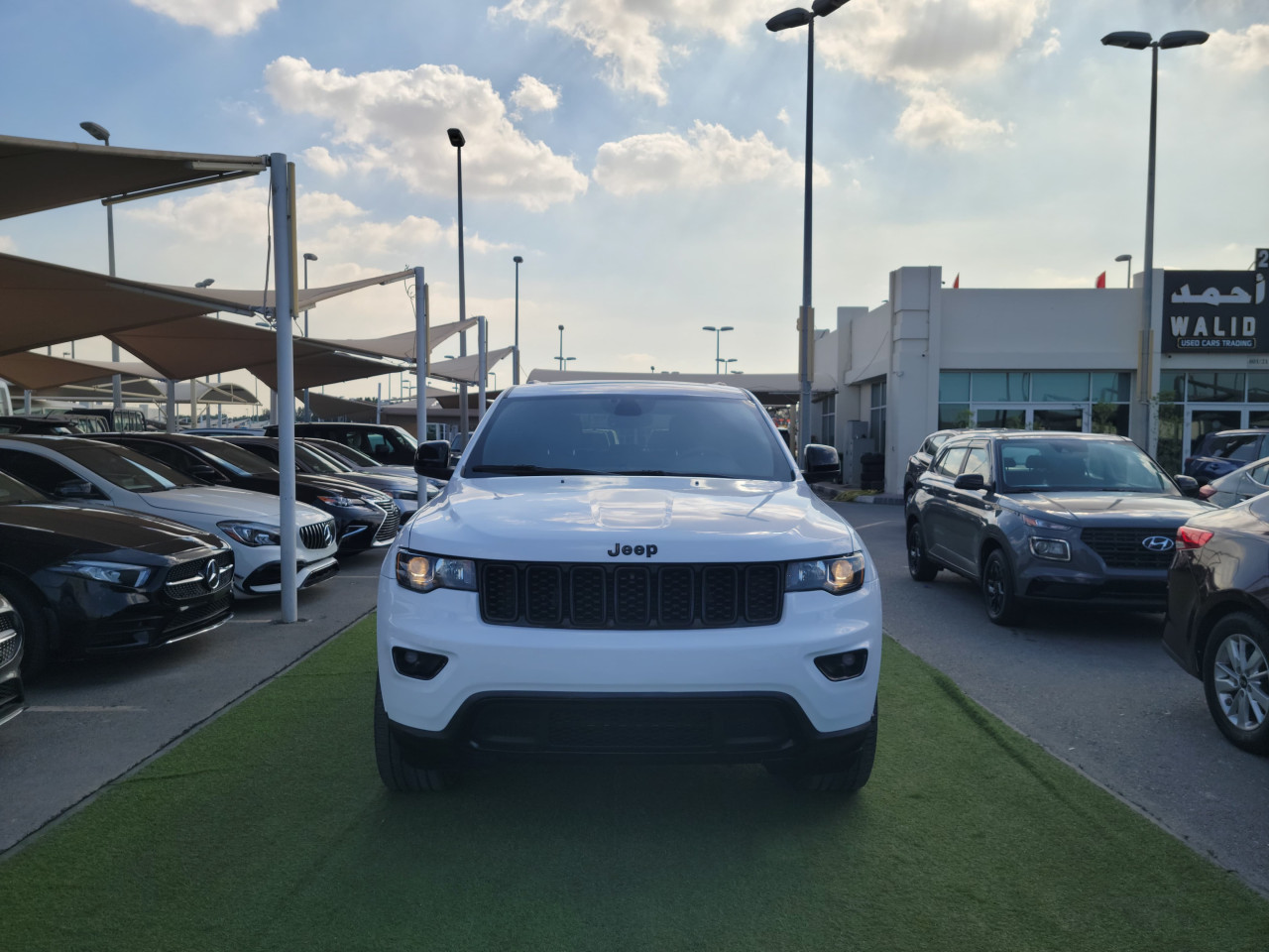 Jeep Grand Cherokee - Image 2
