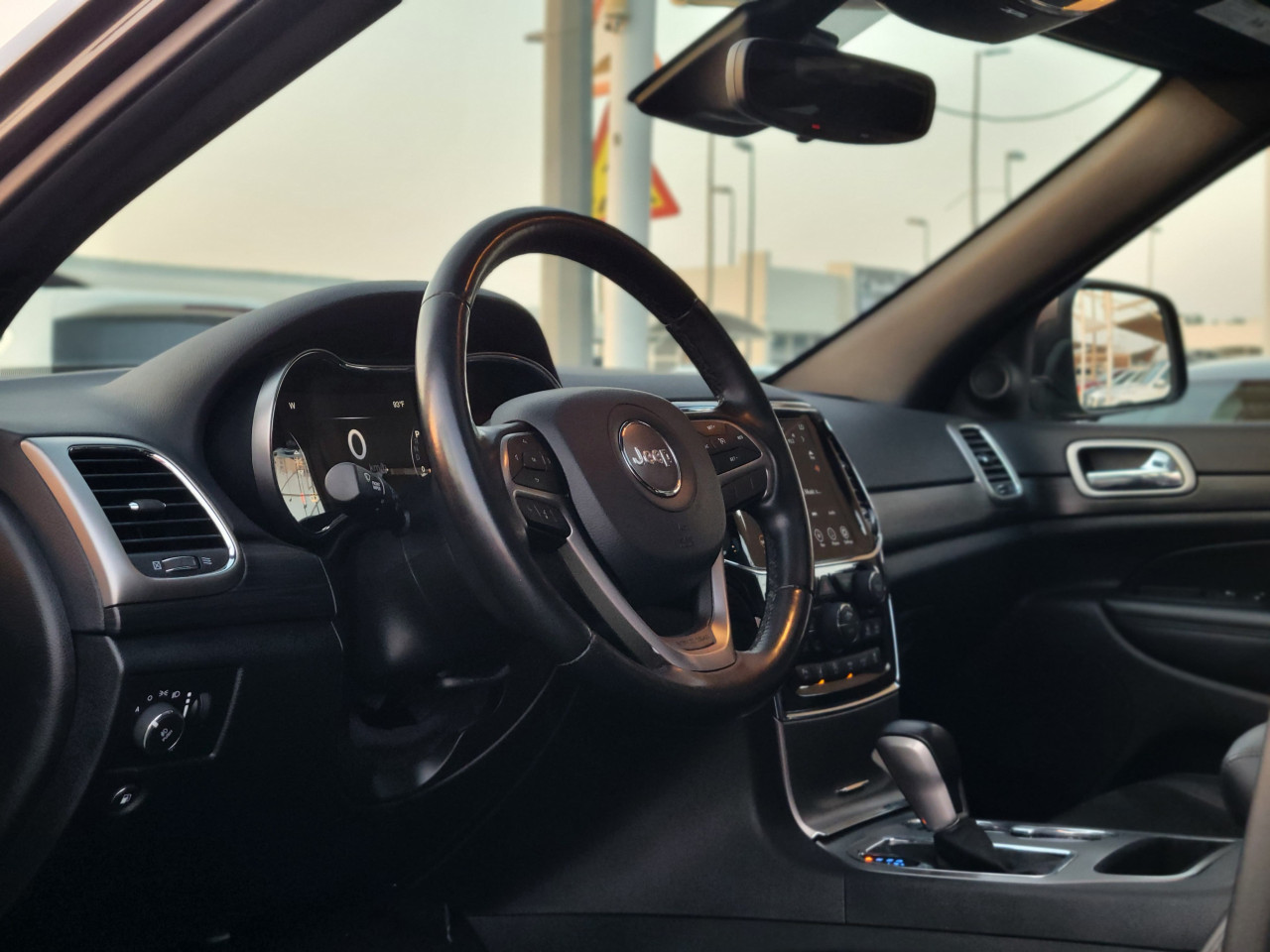 Jeep Grand Cherokee - Image 4