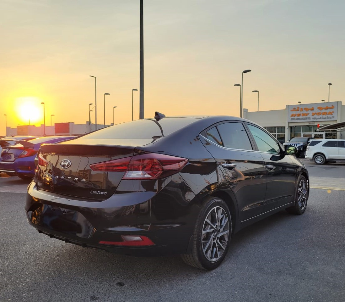 Hyundai Elantra - Image 5